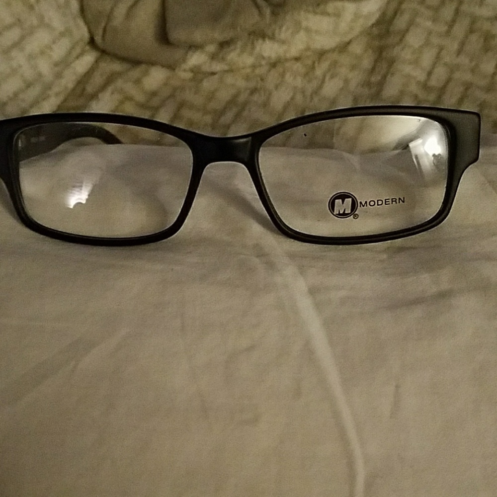 Eyeglass frames
